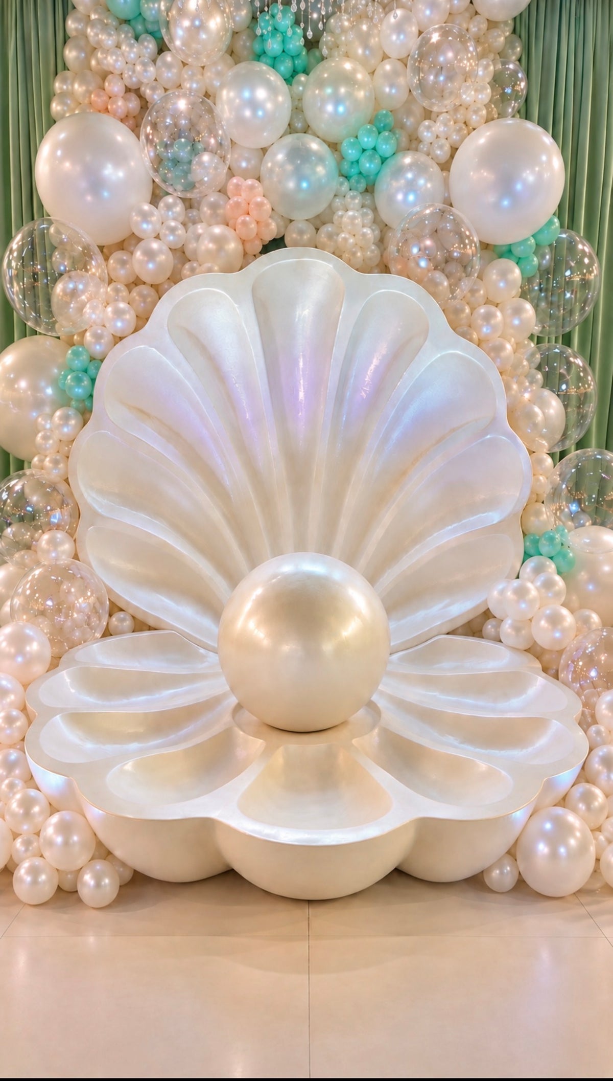 Grand Seashell with Pearl