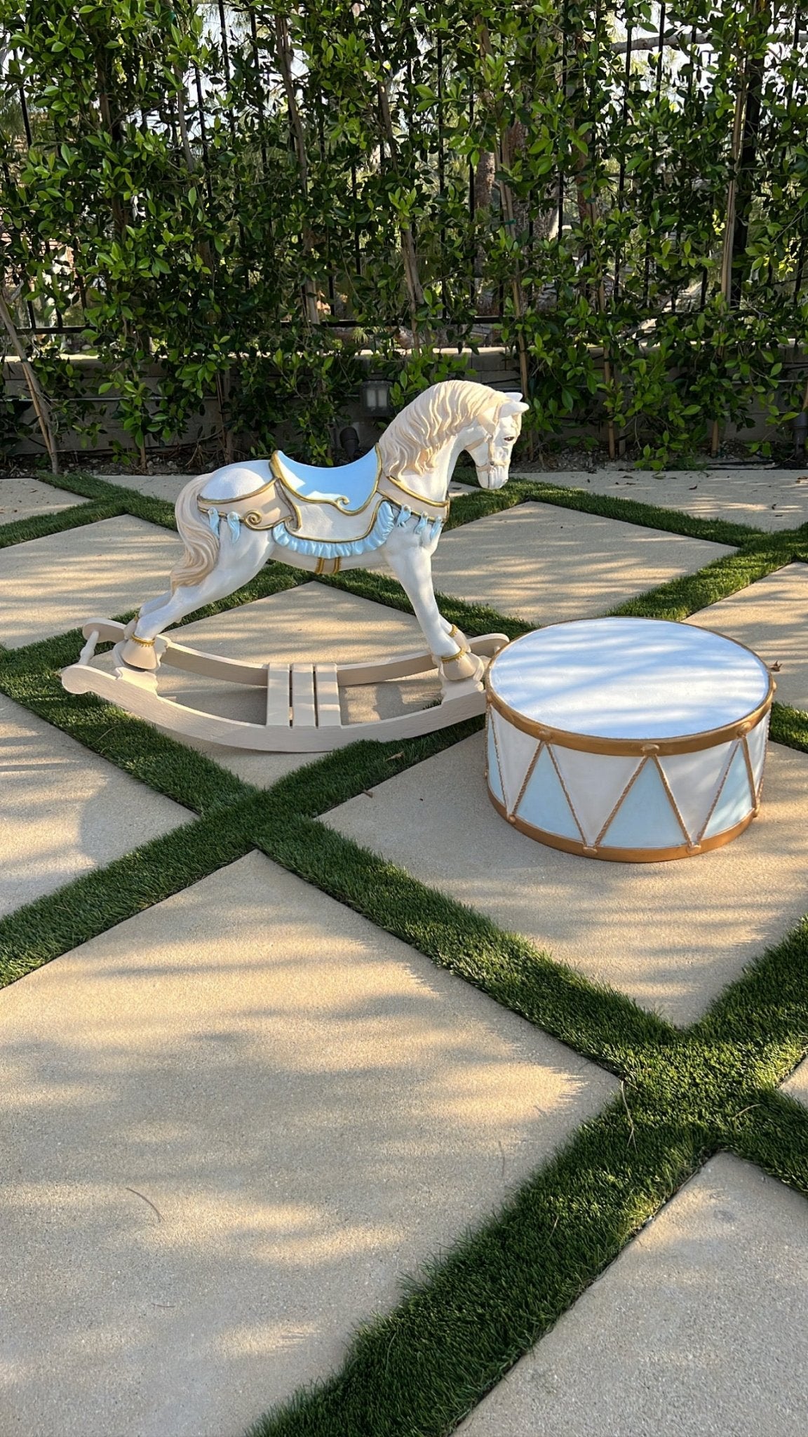Drums Blue and White - Custom Prop Rentals