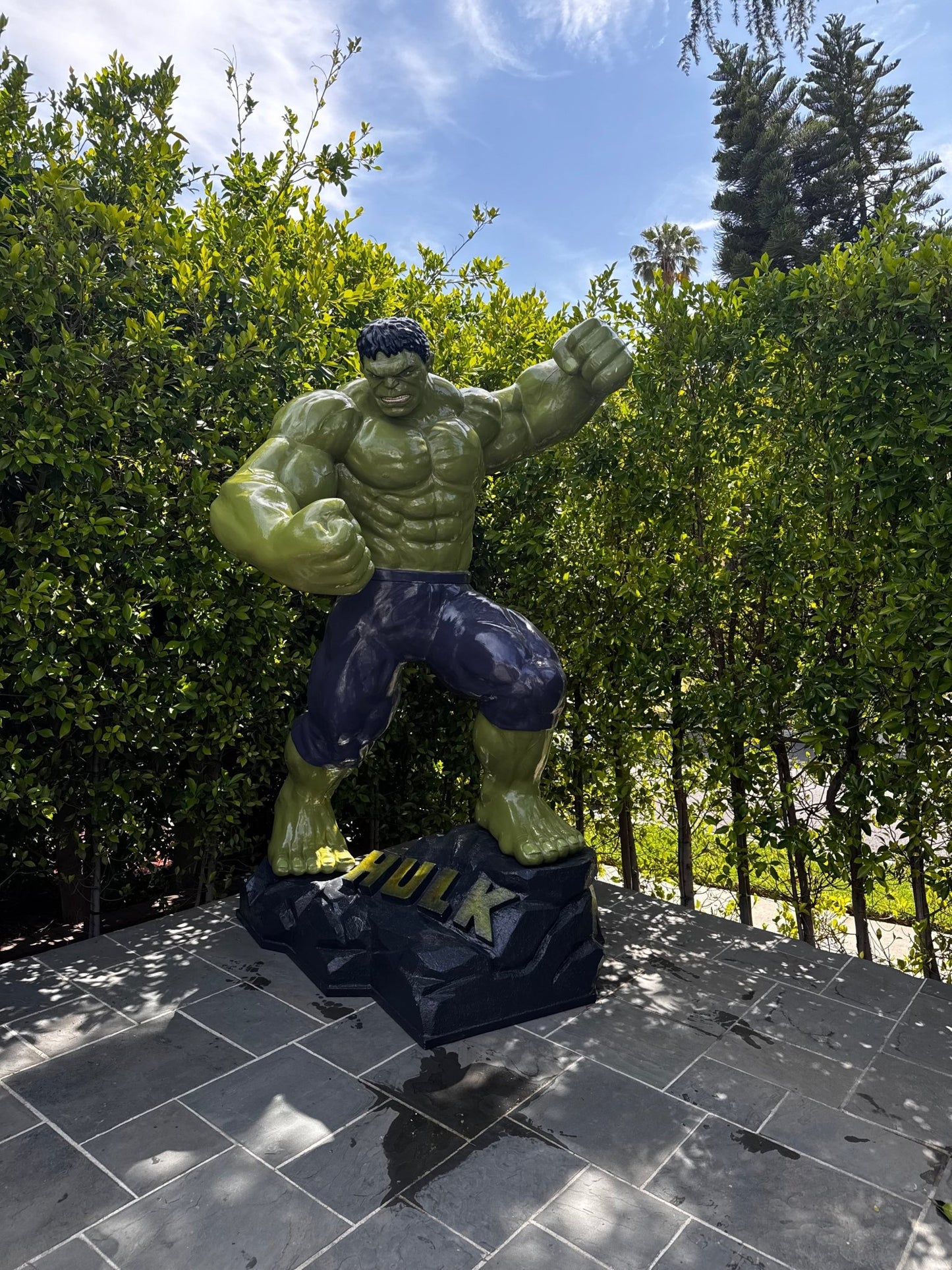 Hulk Life Size 9ft - Custom Prop Rentals