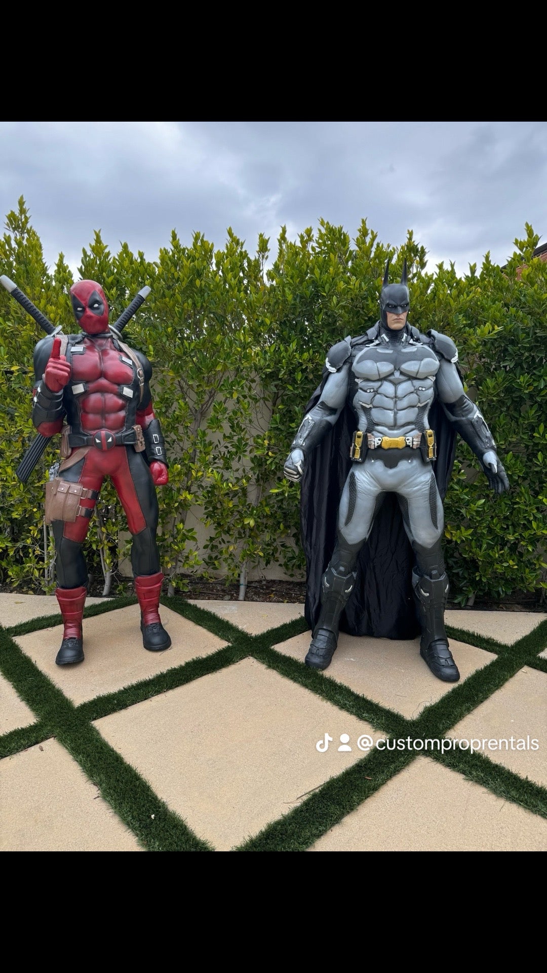 Hulk Life Size 9ft - Custom Prop Rentals