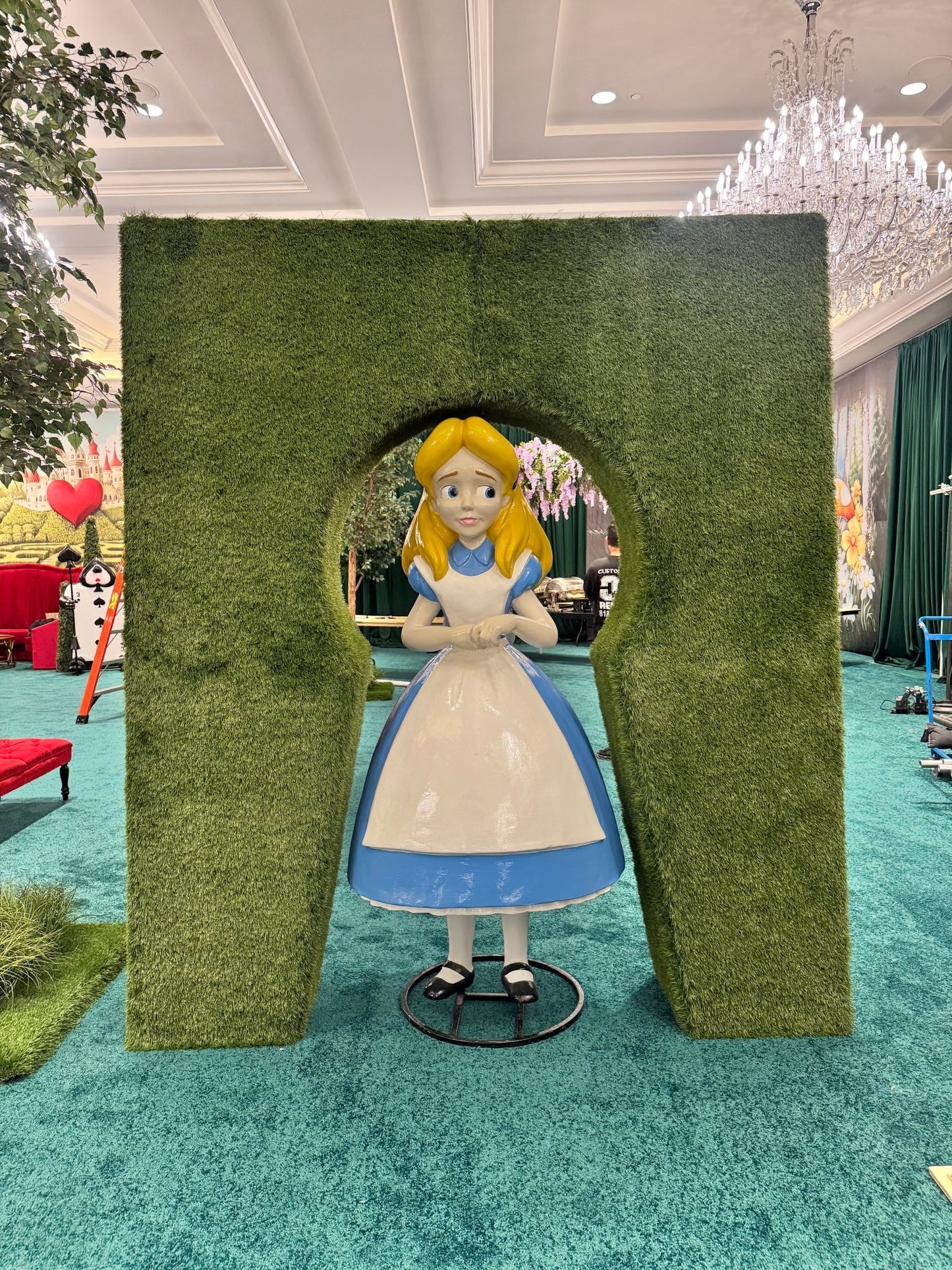 Keyhole Backdrop - Custom Prop Rentals
