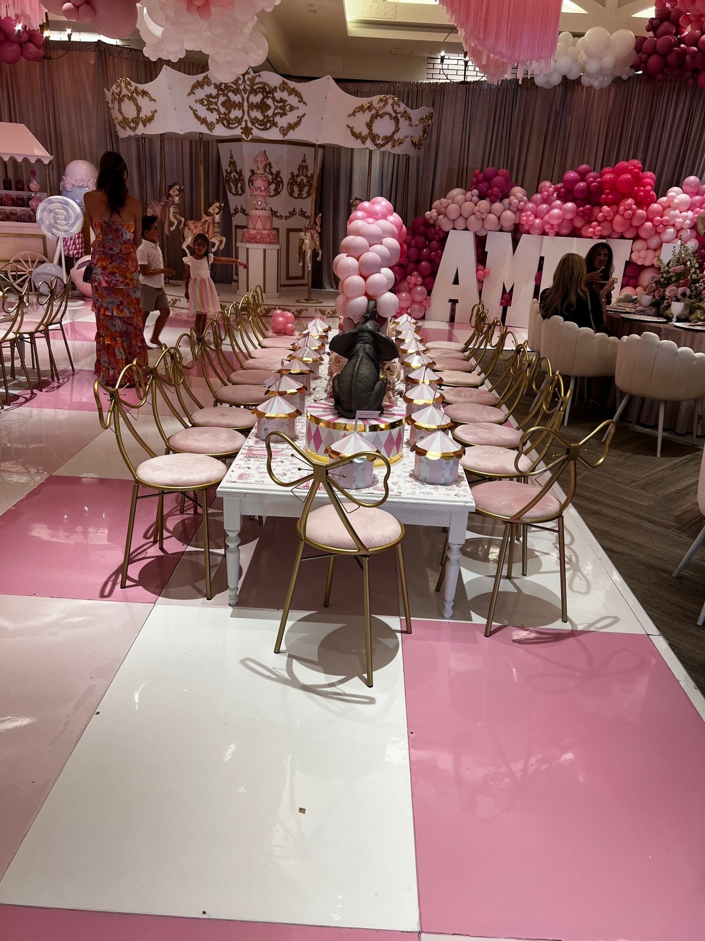 Kids Bow Chair White - Custom Prop Rentals
