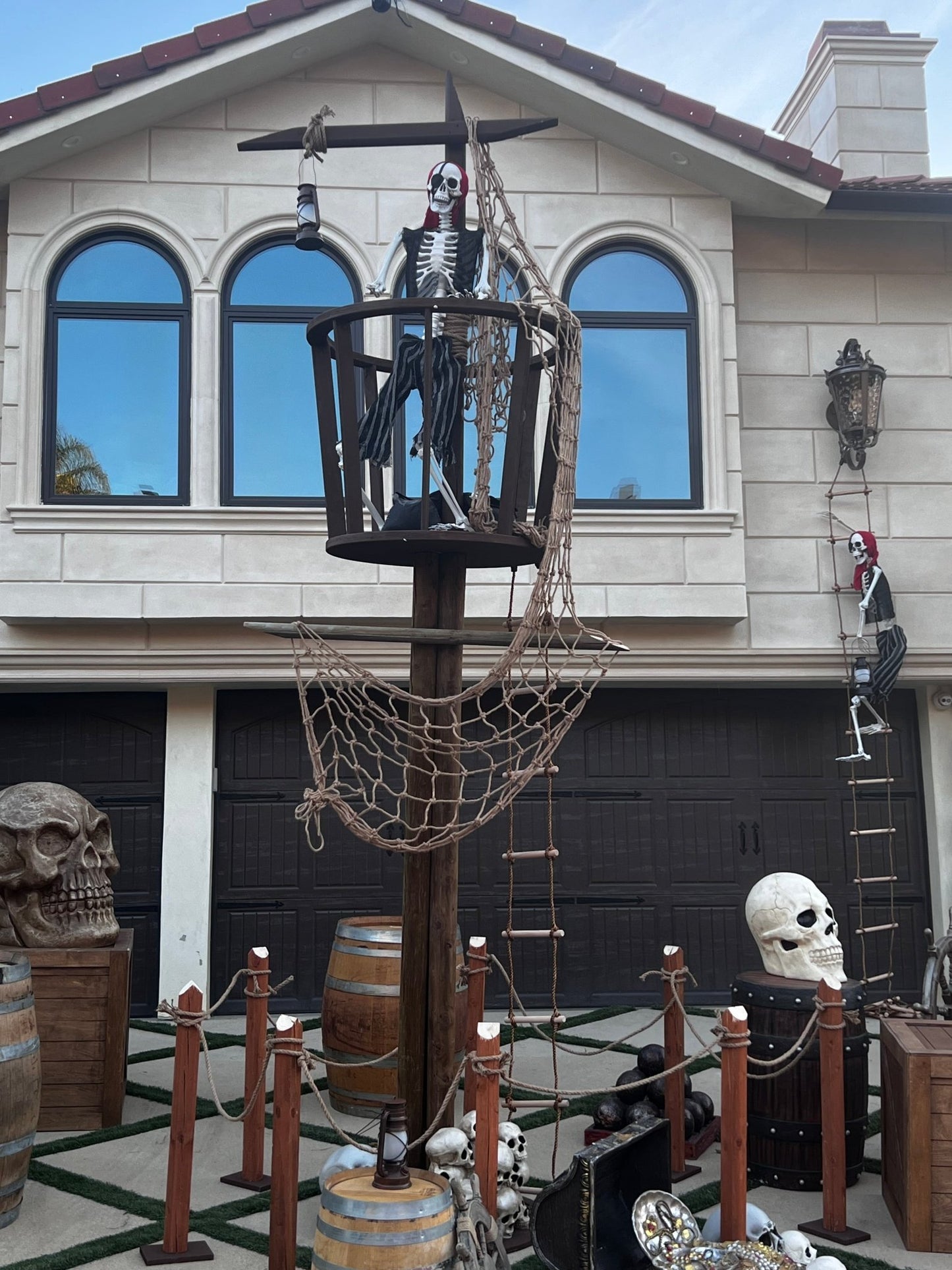 Large Lookout Post - Custom Prop Rentals