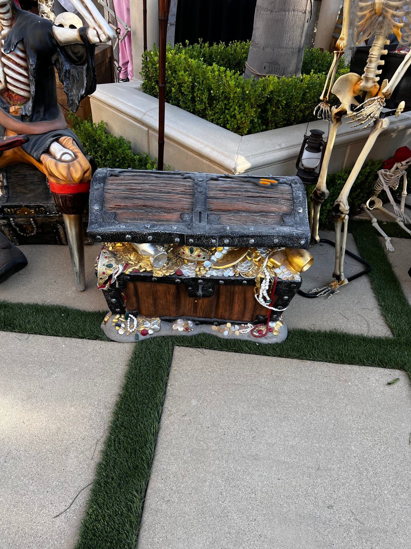 Treasure Chest Open - Custom Prop Rentals