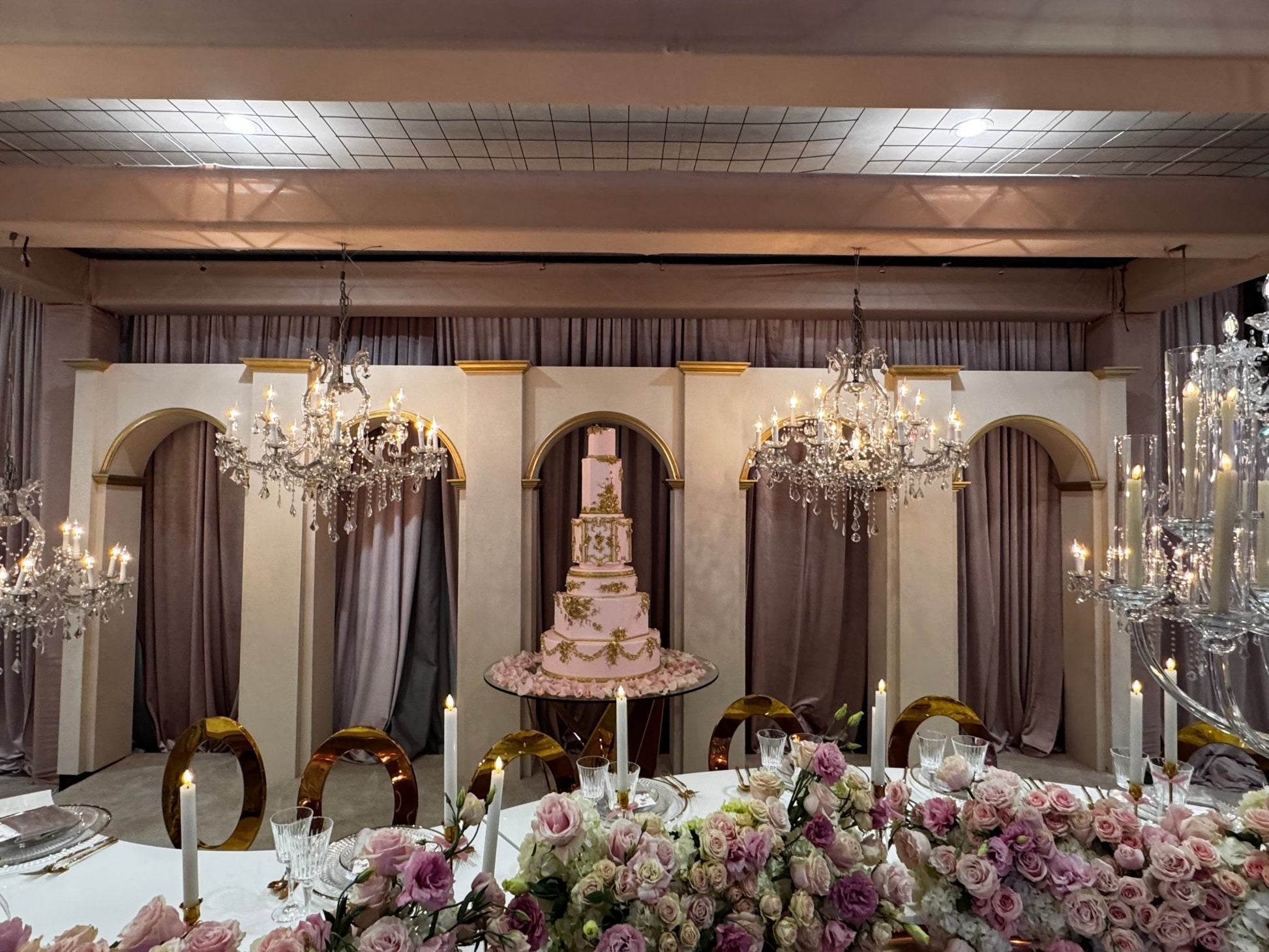 5 Panel Arch Backdrop - Custom Prop Rentals