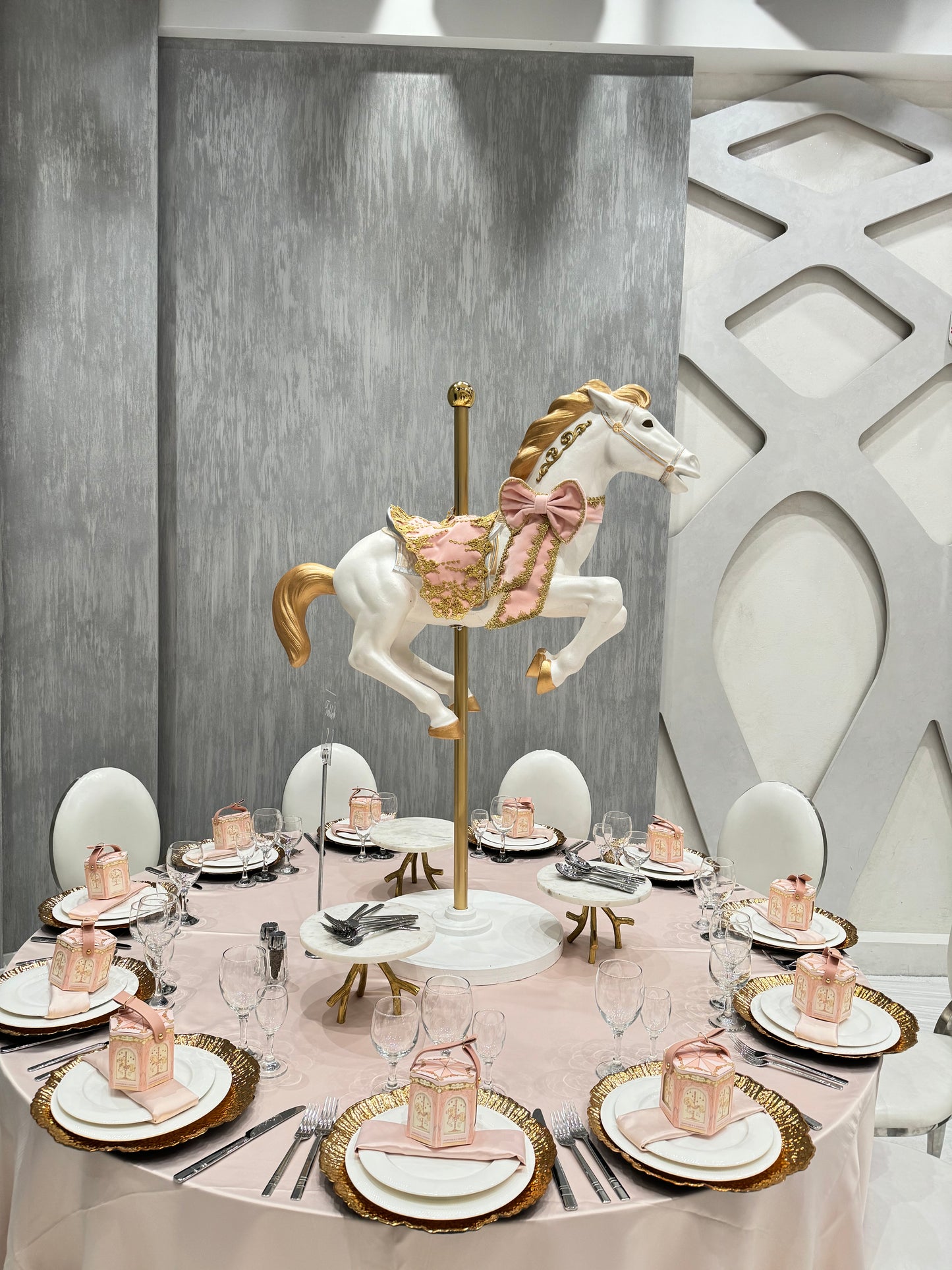 Carousel Horse White/Gold