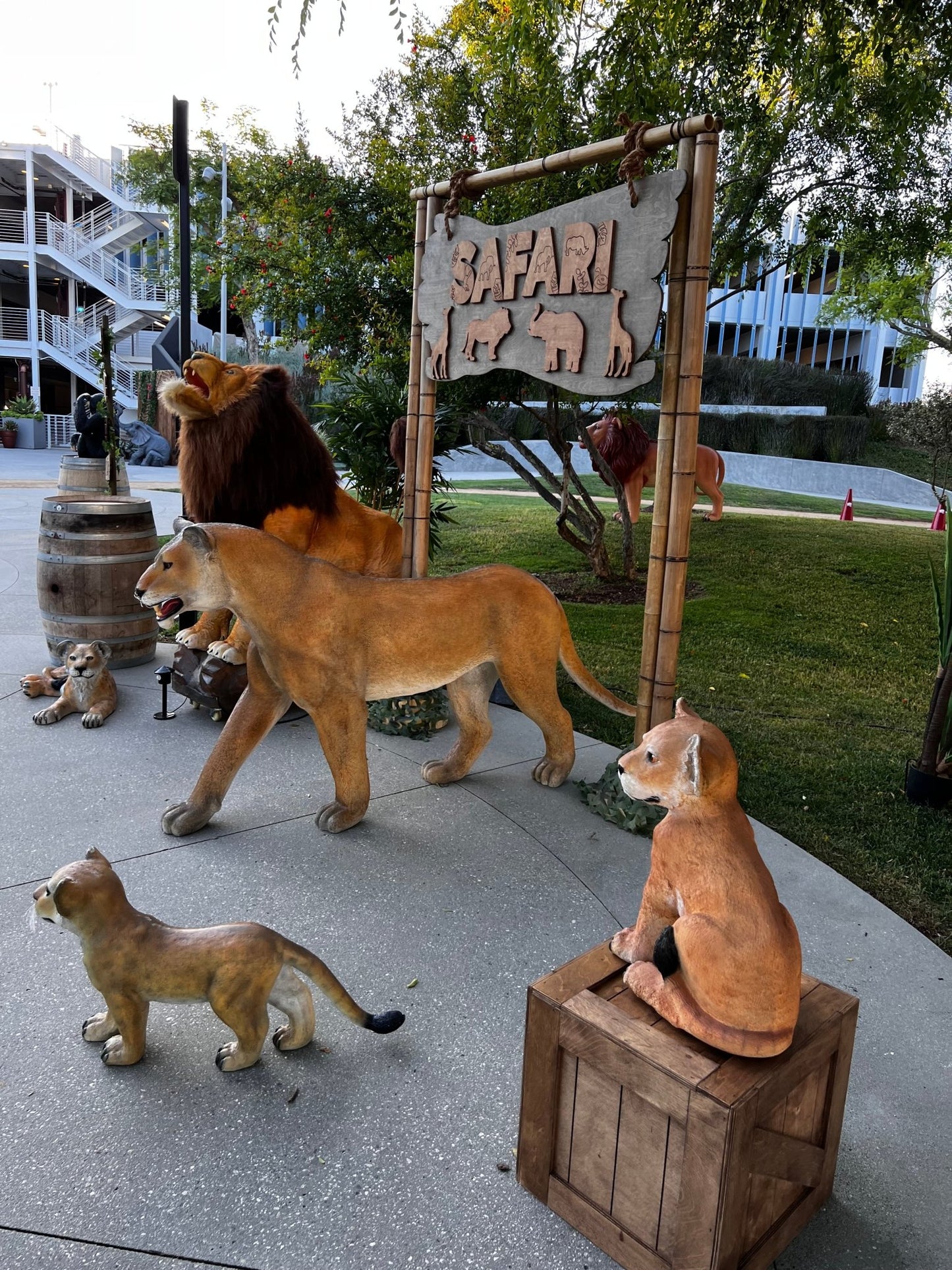 Animated Lion - Custom Prop Rentals