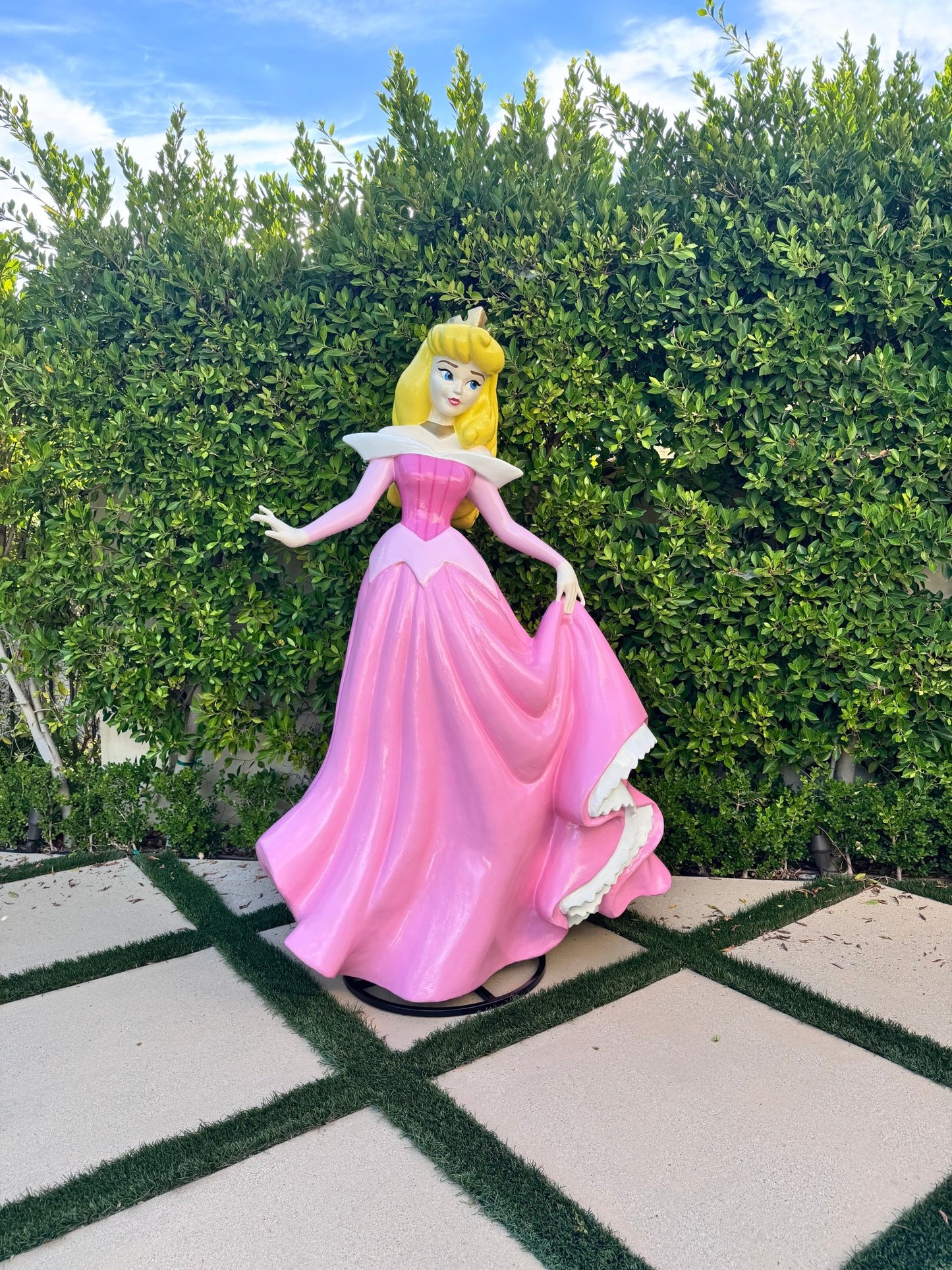 Aurora 6ft - Custom Prop Rentals