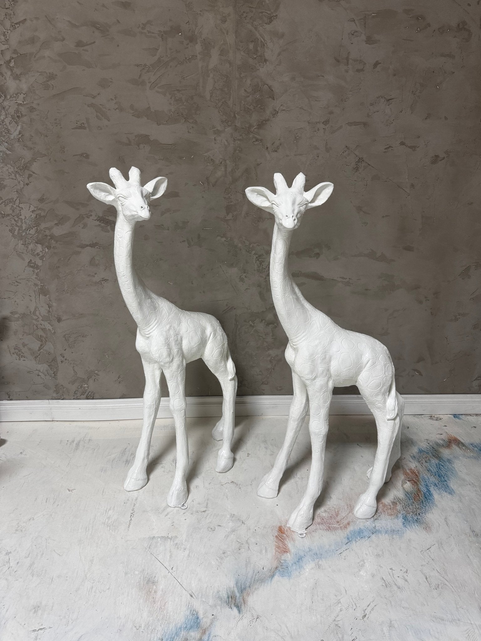Baby Giraffe Head Twist White - Custom Prop Rentals