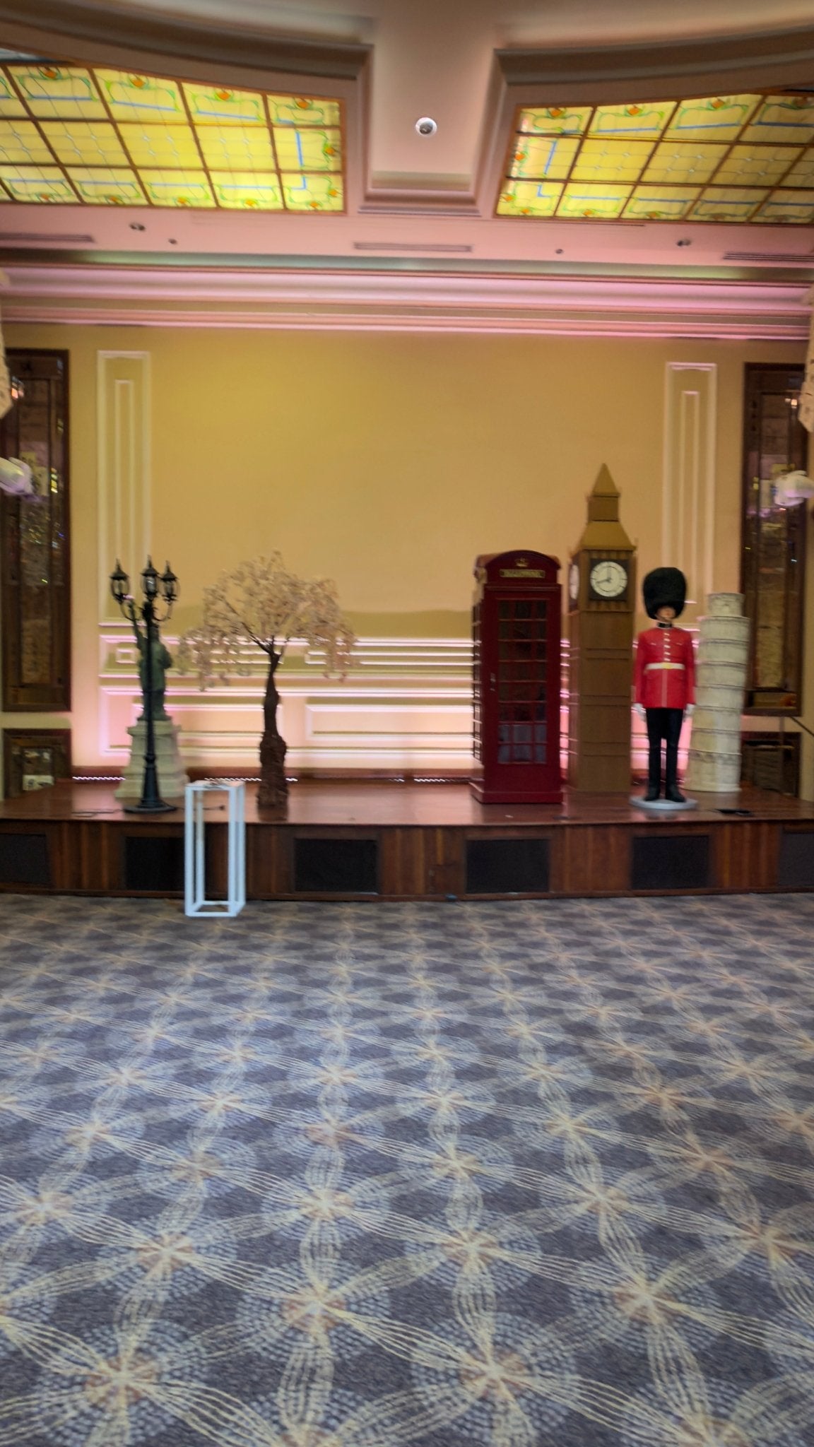 British Telephone Booth Large - Custom Prop Rentals