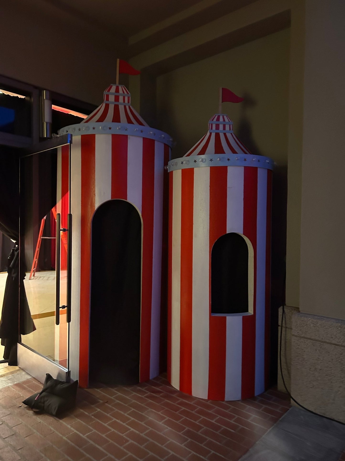 Circus 3 panels 3 - D - Custom Prop Rentals