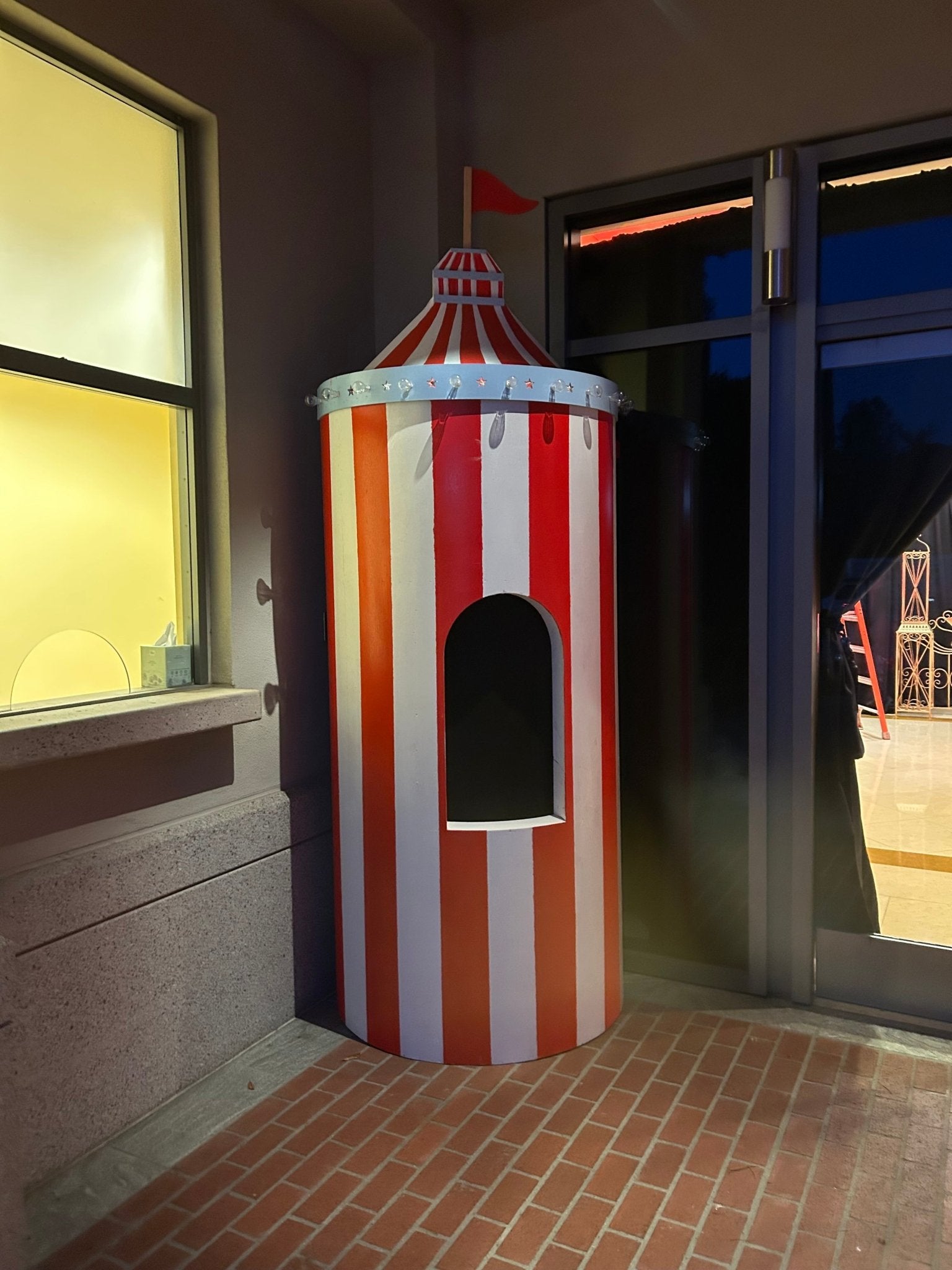 Circus 3 panels 3 - D - Custom Prop Rentals