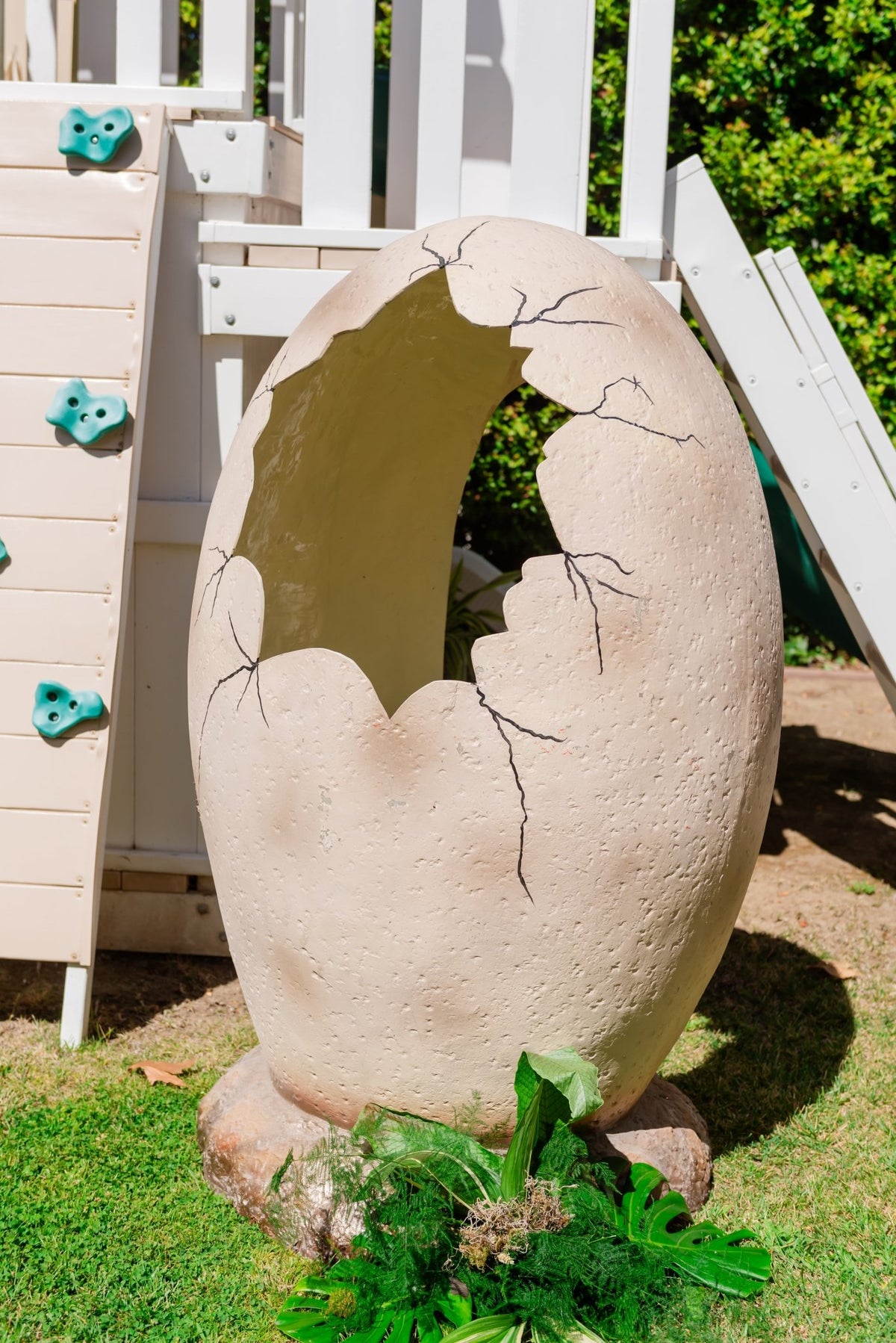 Dino Egg Photo Prop - Custom Prop Rentals