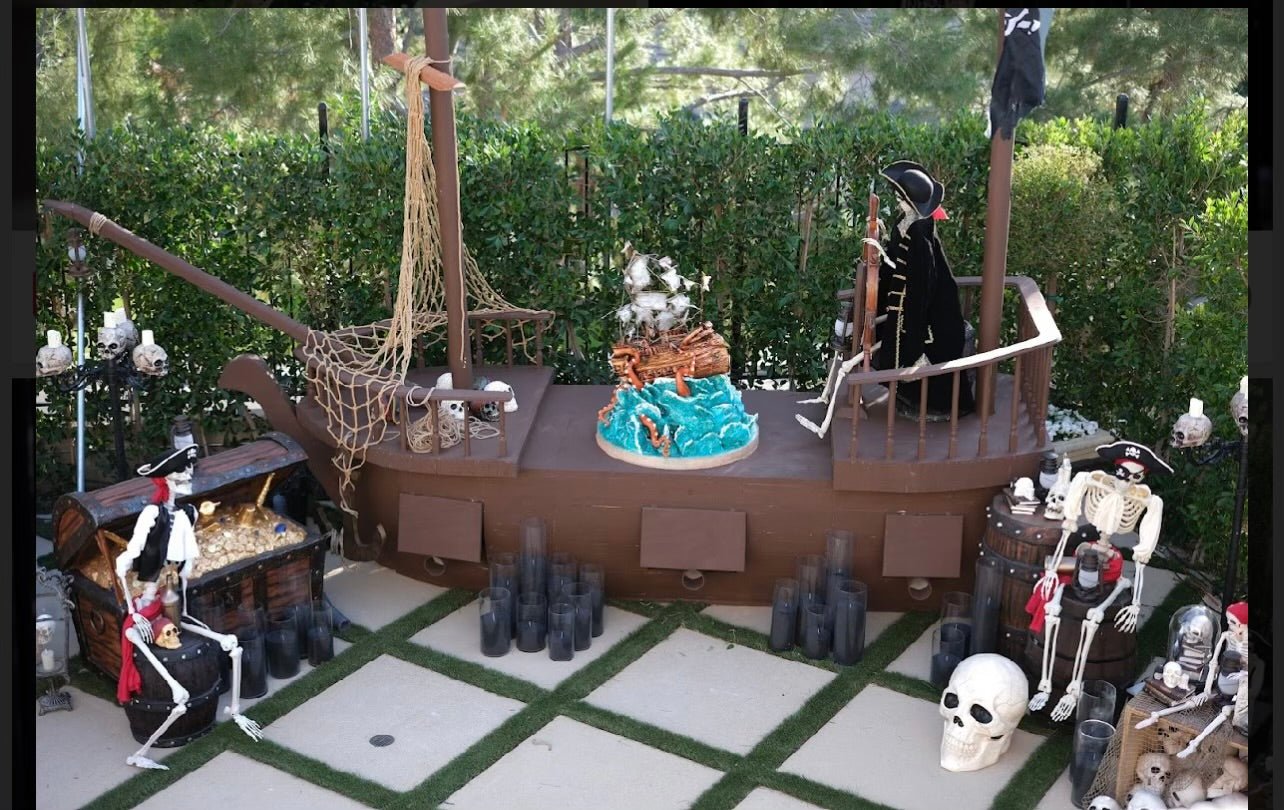 Grand Pirate Ship - Custom Prop Rentals