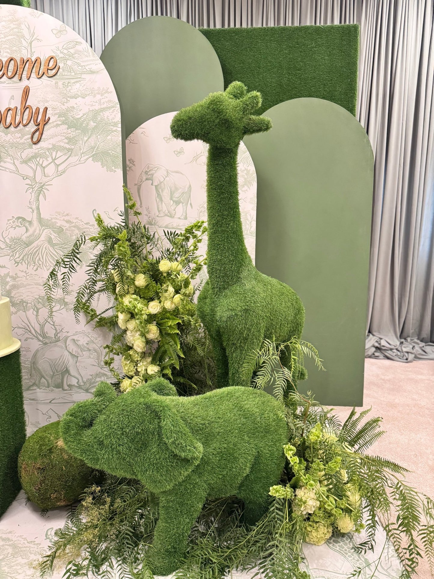 Grand Safari Moss Package - Custom Prop Rentals
