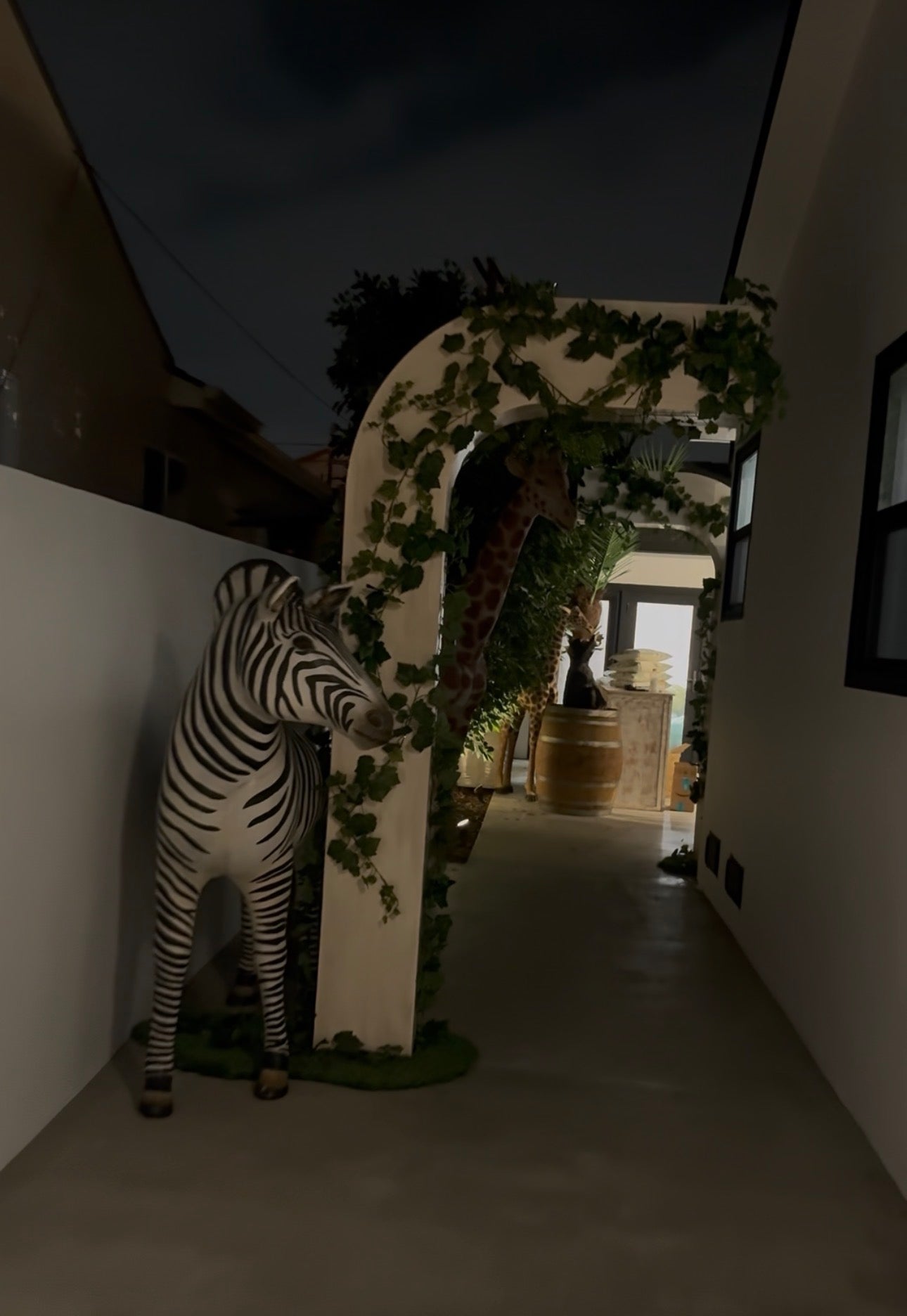 L Shaped Arch - Custom Prop Rentals