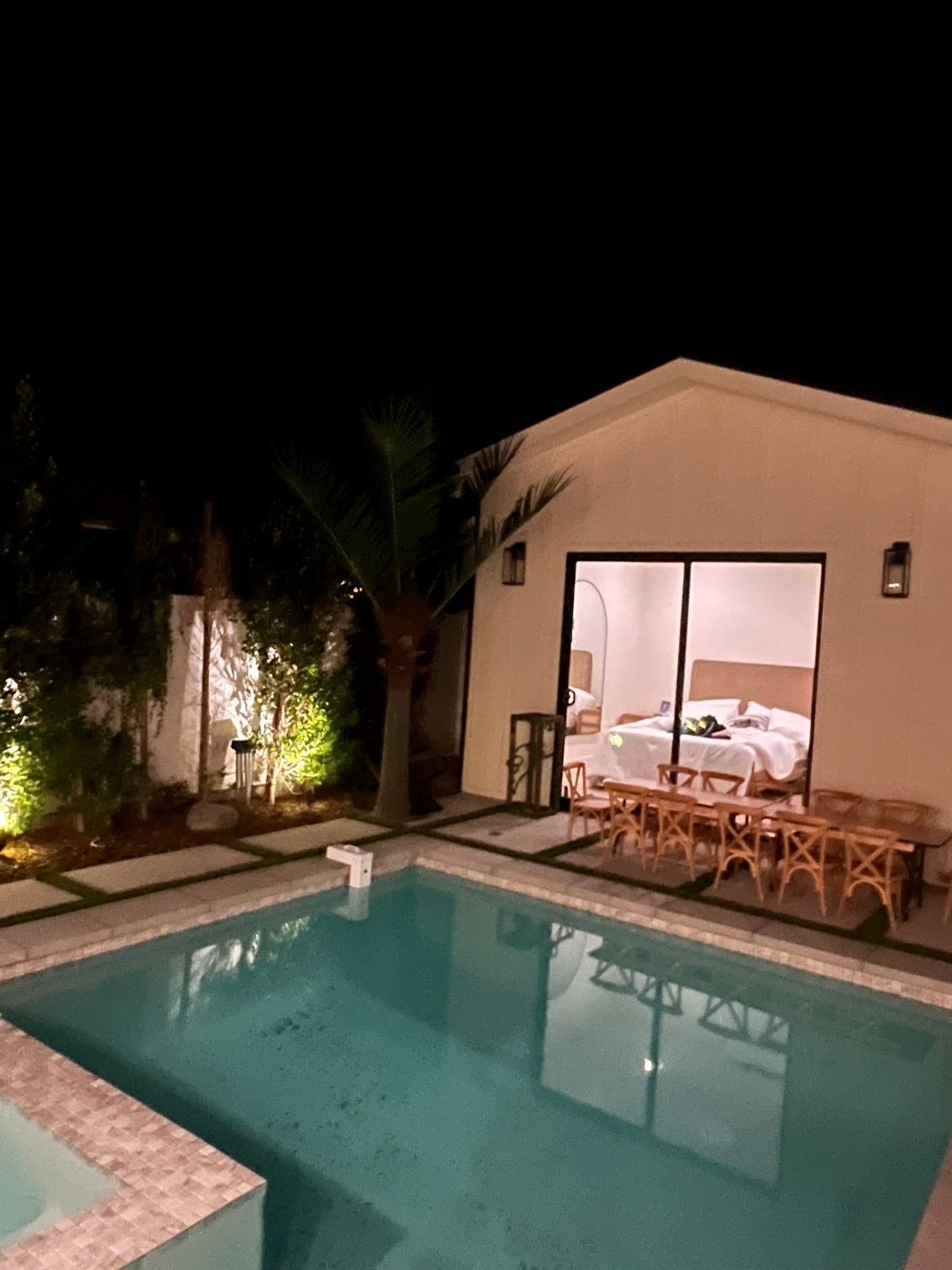 Palm Tree 10ft - Custom Prop Rentals