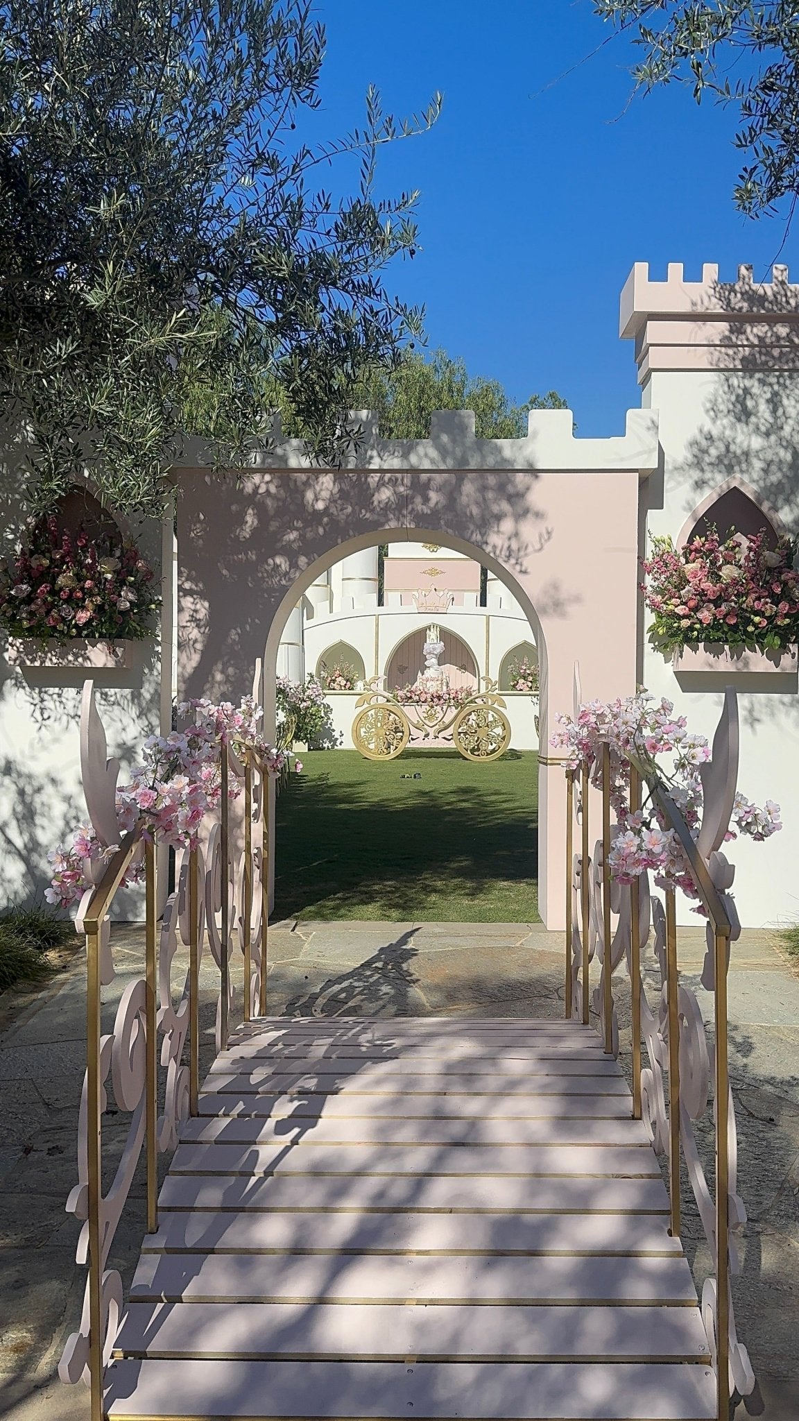 Royal Entrance - Custom Prop Rentals