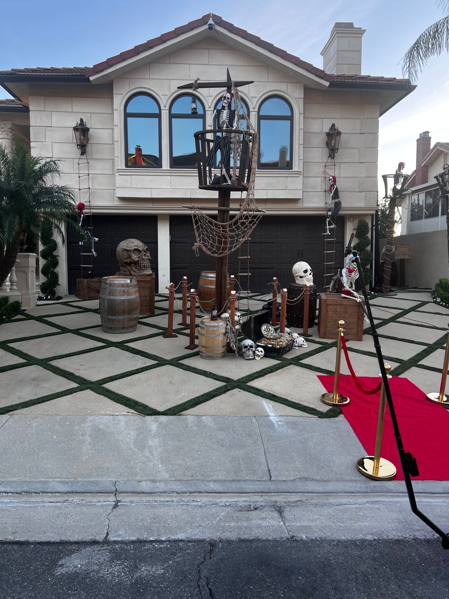 Wine Barrel Medium - Custom Prop Rentals