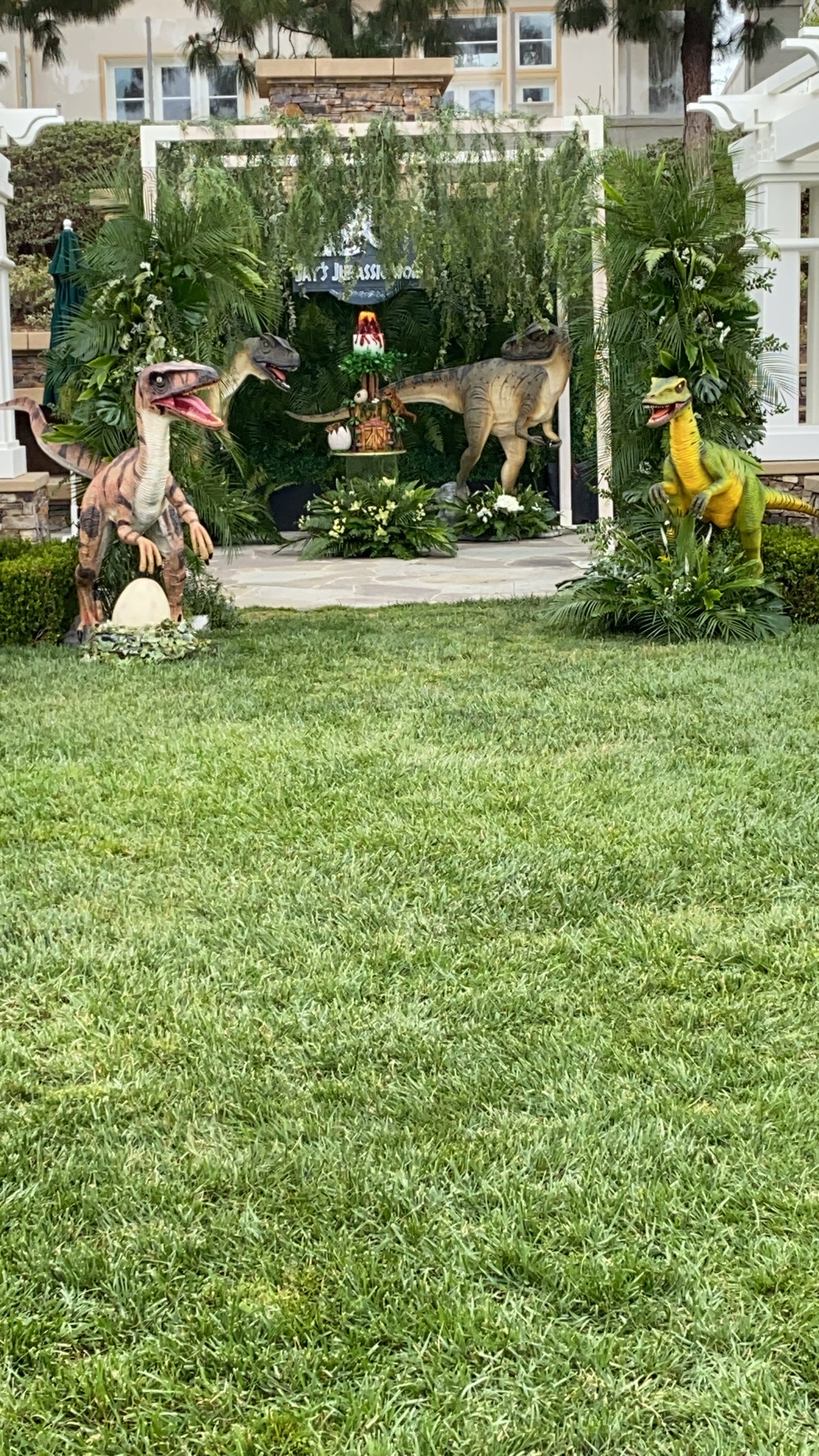 Deinonychus On Base