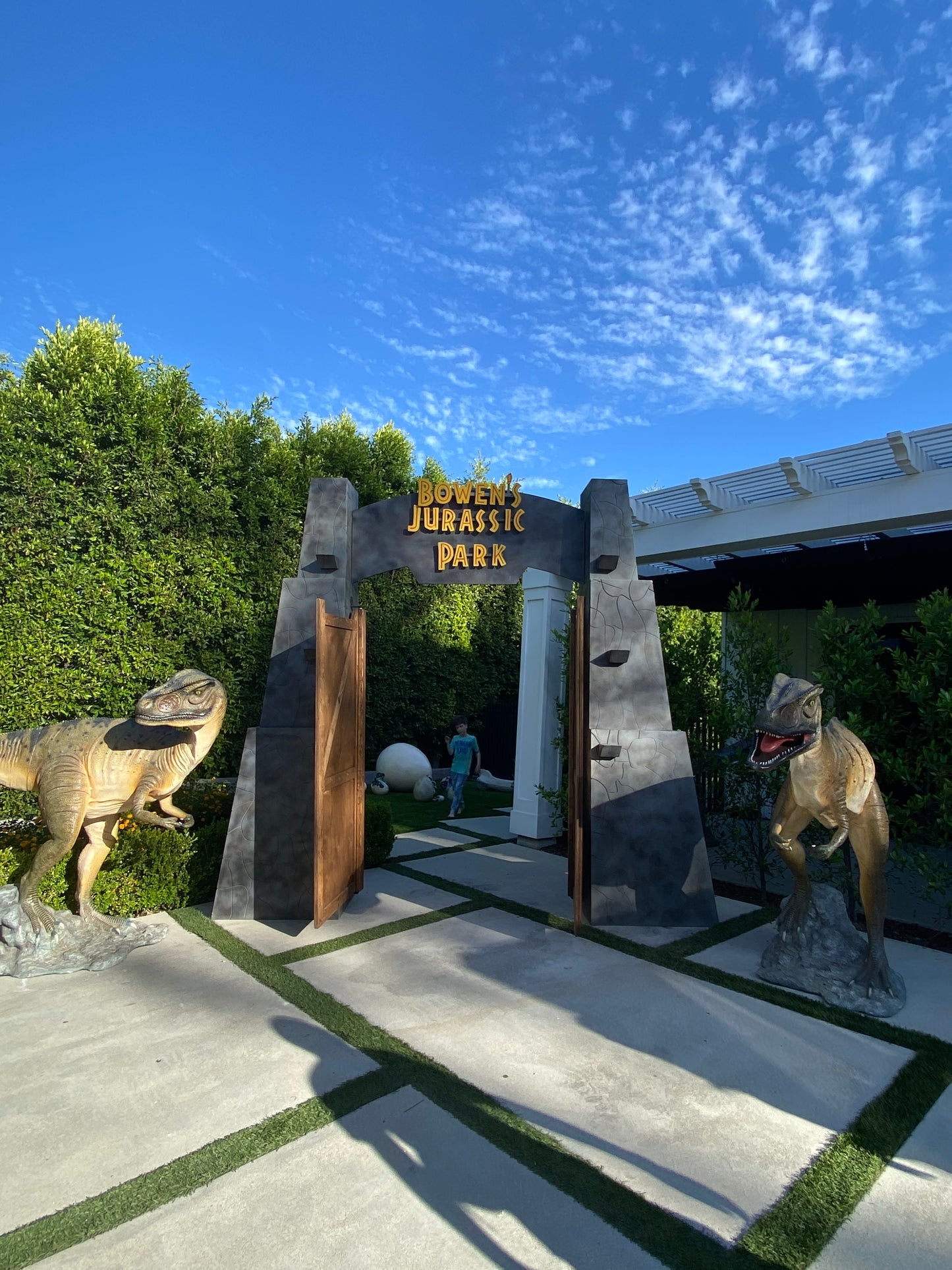 Jurassic Park Gate W/ Doors