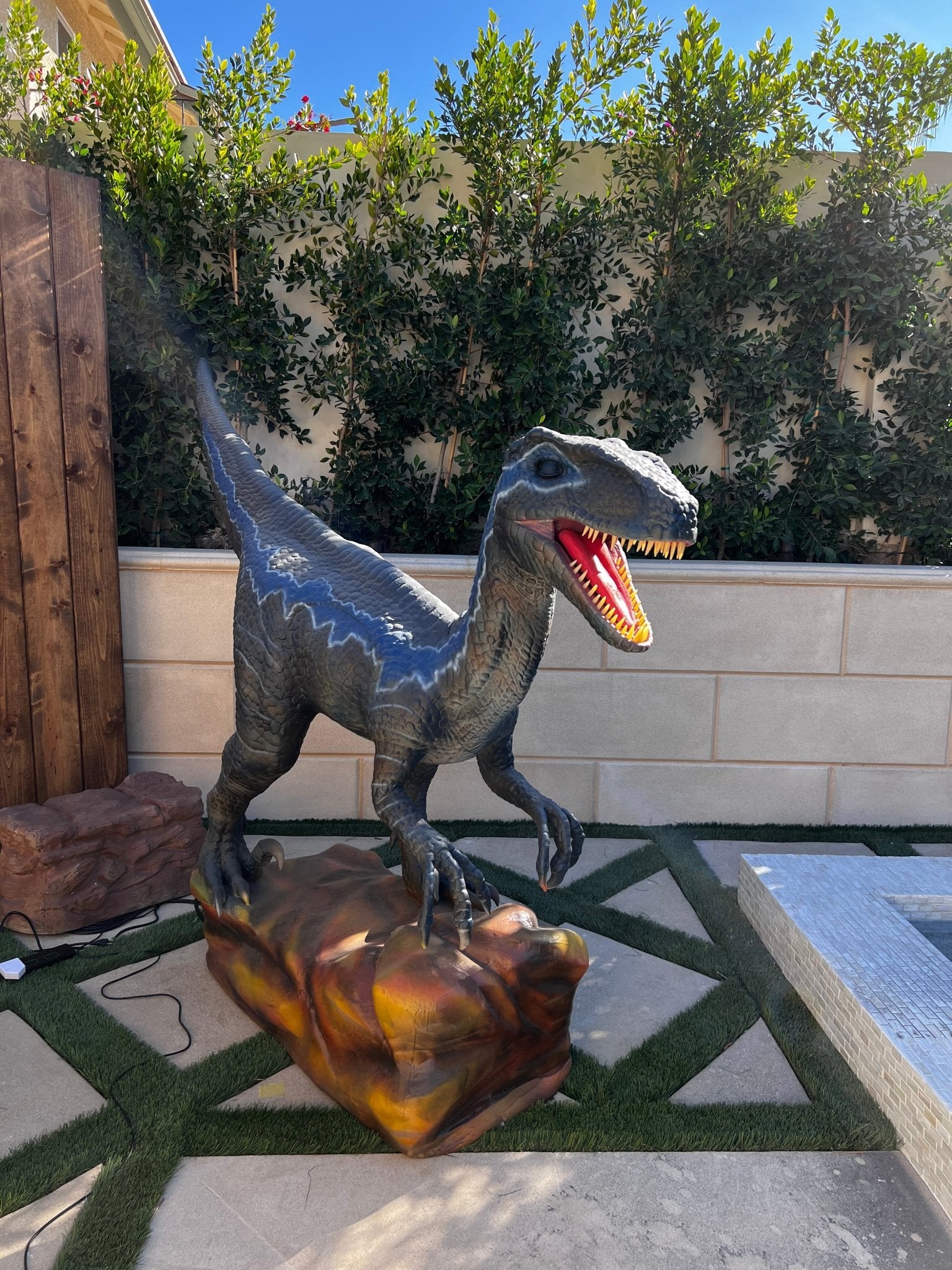 Saddled Raptor Animated Blue Velociraptor – Custom Prop Rentals