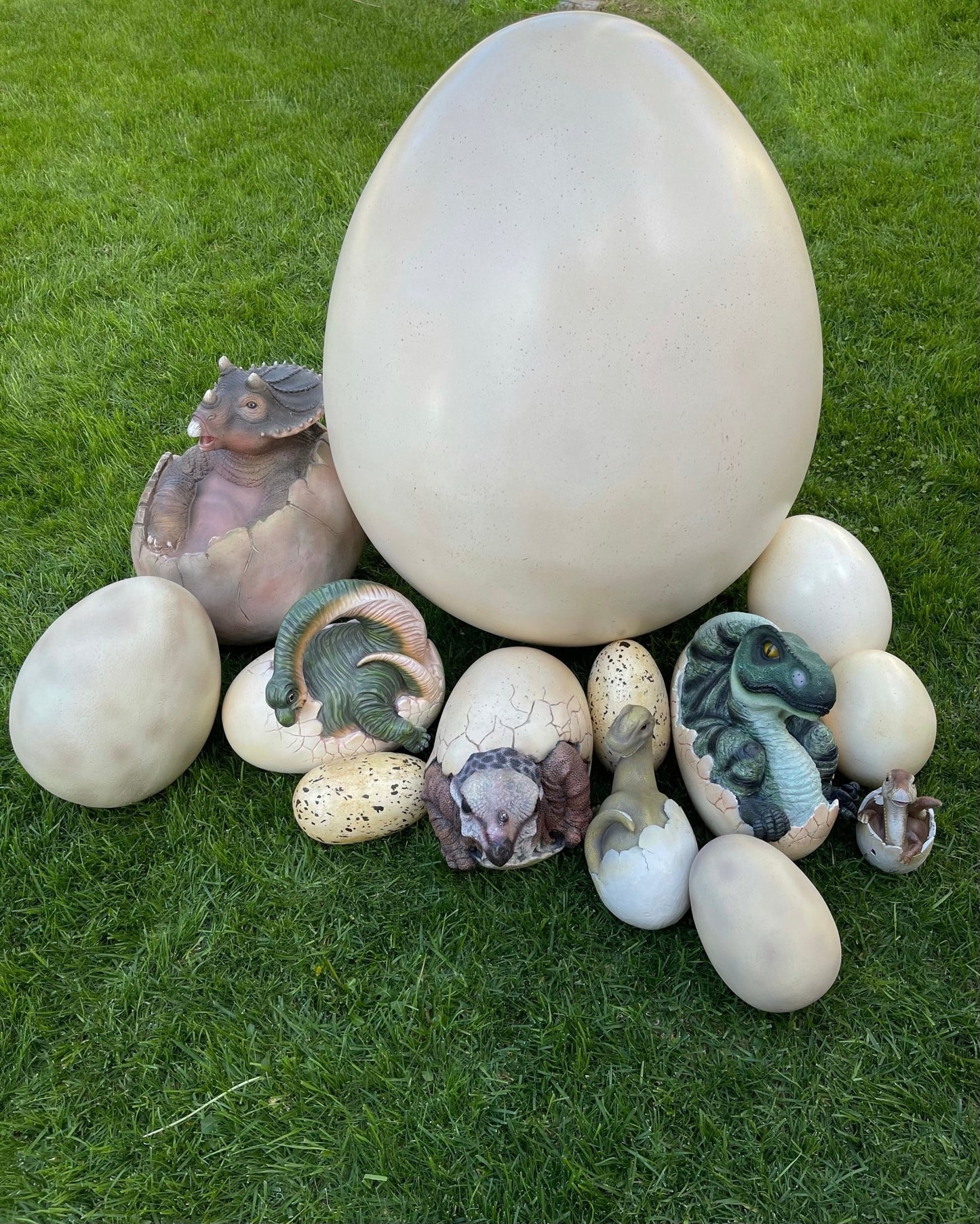 Baby Dinosaur Egg Hatching - Custom Prop Rentals