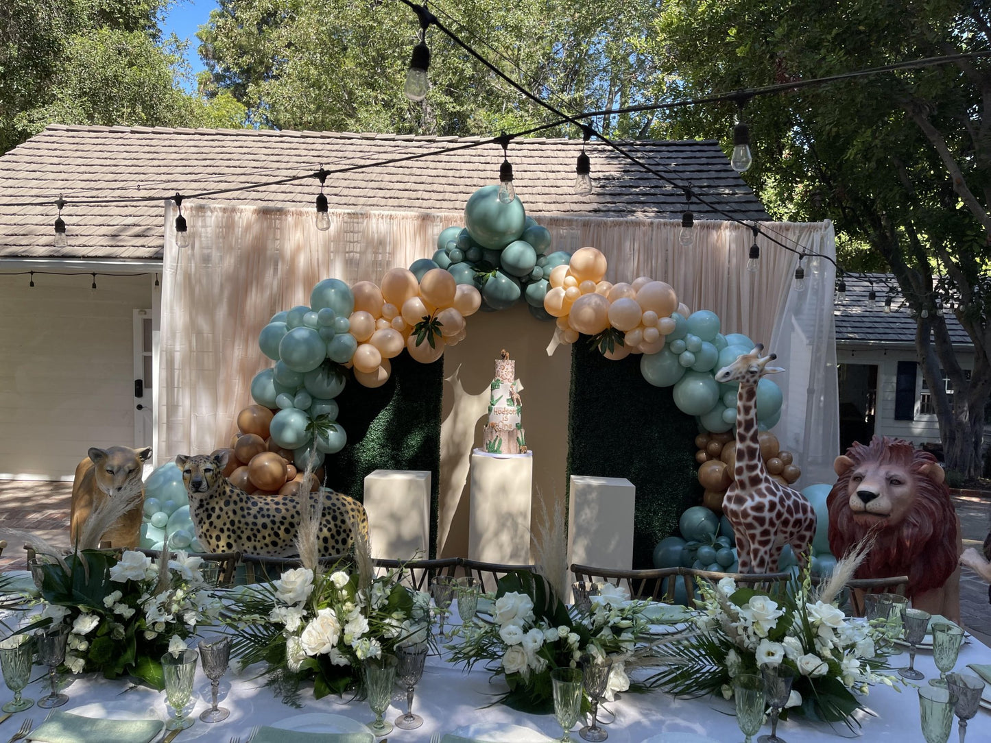 Backdrop Green Hedge Left - Custom Prop Rentals