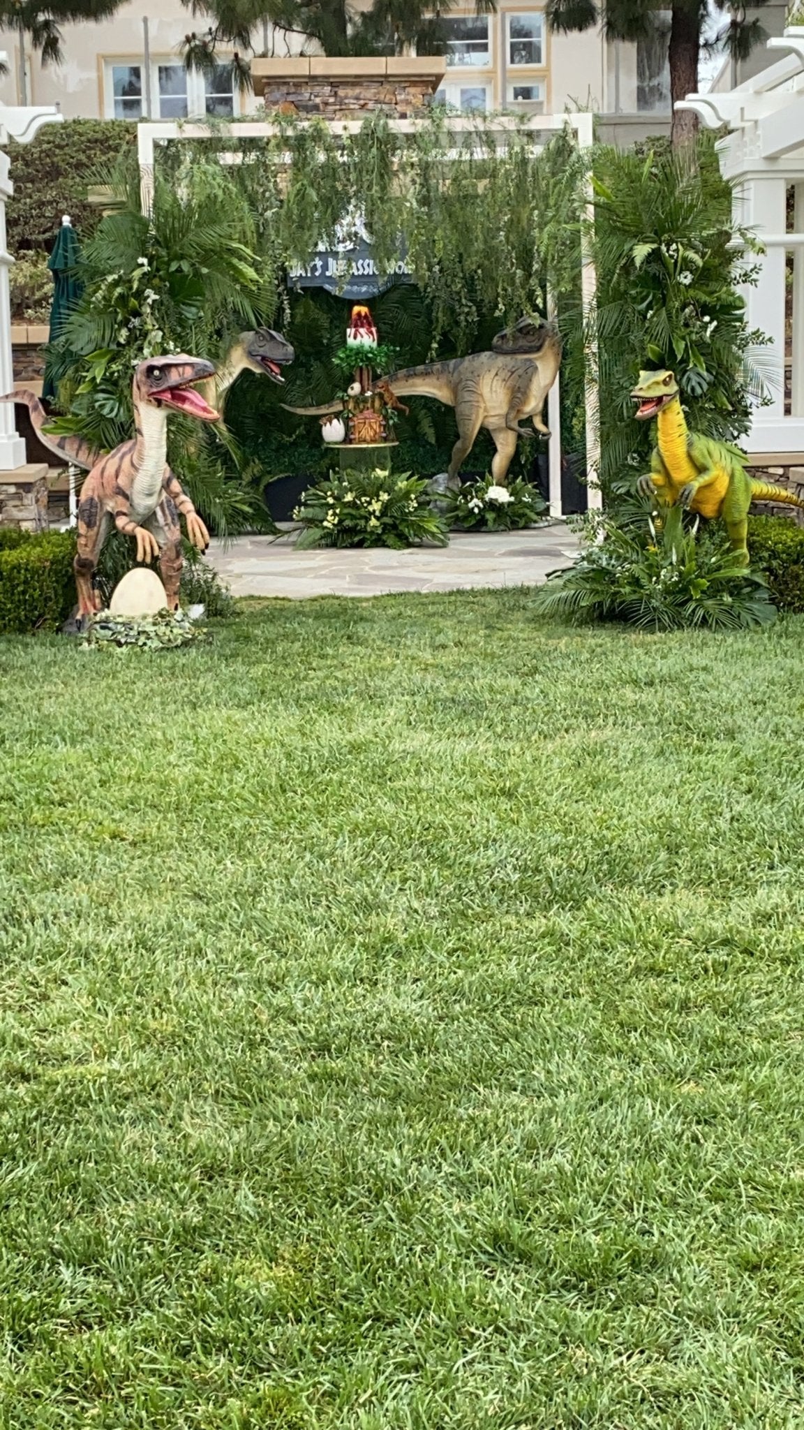 Deinonychus On Base - Custom Prop Rentals