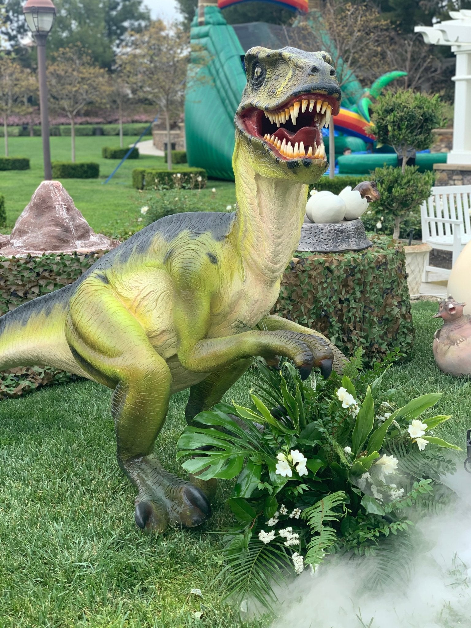 Dromarosaurus Dinosaur - Custom Prop Rentals