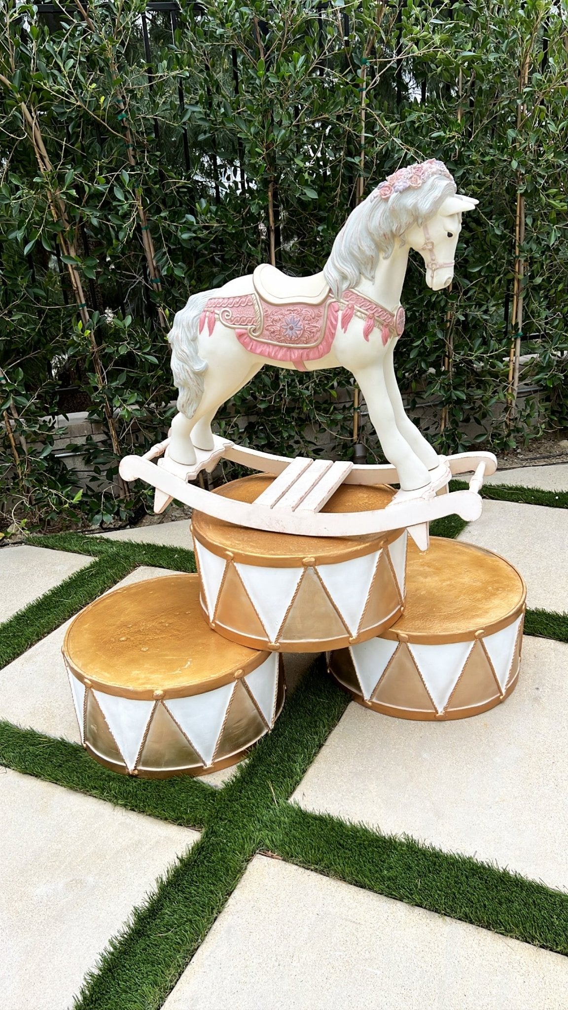 Drums White and Gold - Custom Prop Rentals