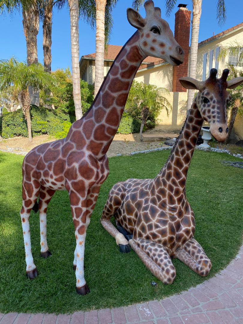 Giraffe 8 FT - Custom Prop Rentals