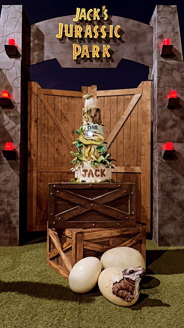 Jurassic Park Gate W/ Doors - Custom Prop Rentals