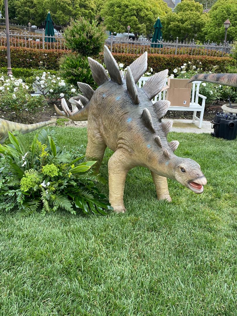 Stegosaurus Large - Custom Prop Rentals